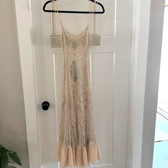 FARM Rio Dresses & Skirts - Farm Rio Beige Crochet Weave Maxi Coverup Dress Ruffle NWT Small Rare Festival